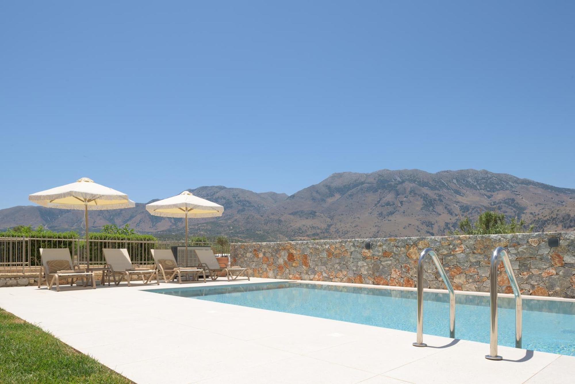 Holiday home Pelagias Loft Paralia Kourna
